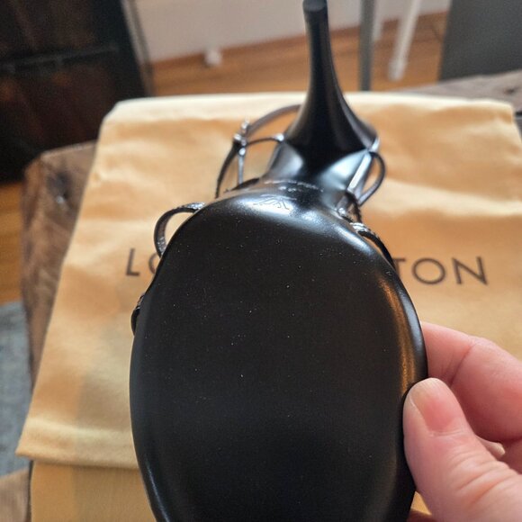 Louis Vuitton strappy sandal AUTHENTIC NEVER WORN 39 - Picture 4 of 16